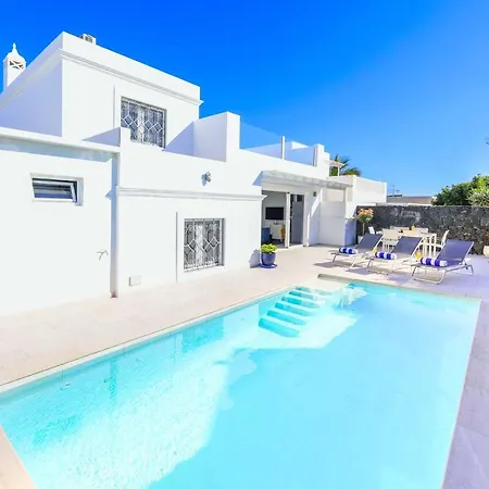 Familia Villa Puerto del Carmen (Lanzarote)
